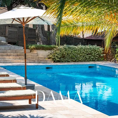 Villa Modern With Pool, Garden, 4 Bedrooms