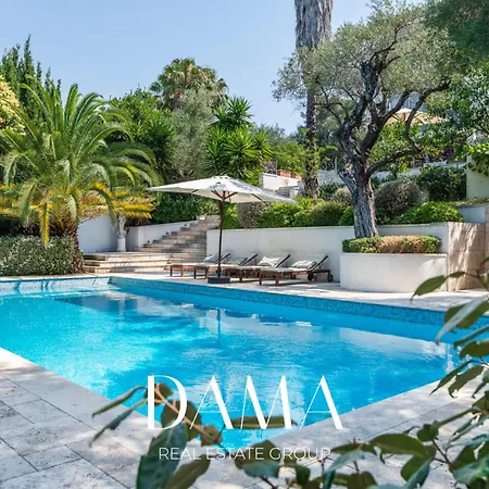 Modern With Pool, Garden, 4 Bedrooms Villa *