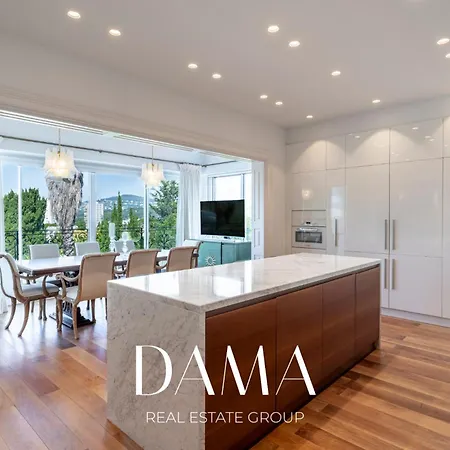 Modern With Pool, Garden, 4 Bedrooms Villa *
